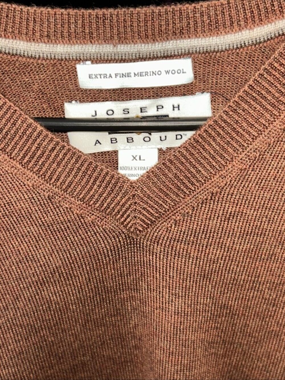 Joseph Abboud Men’s XL Pullover Extra Fine Merino Wool  V-Neck Sweater Brown